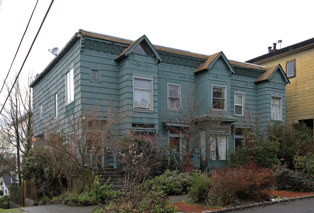 901 E Marion St in Seattle, WA - Building Photo