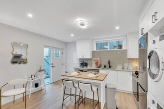 2145 W 32nd Ave in Vancouver, BC - Building Photo - Building Photo
