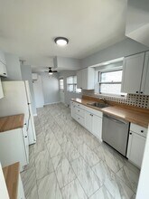 1325 Seward St, Unit 2 in Evanston, IL - Foto de edificio - Building Photo