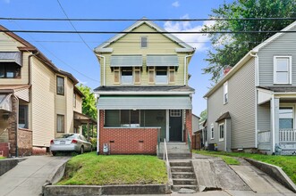 132 Park Rd in Ambridge, PA - Building Photo - Building Photo