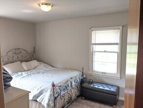 312 S 7th St, Unit 2 in Ann Arbor, MI - Foto de edificio - Building Photo