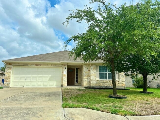 107 Thompson Trail in Bastrop, TX - Building Photo - Building Photo