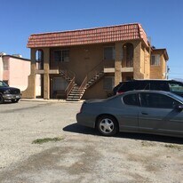 5648 Meikle Ln in Las Vegas, NV - Building Photo