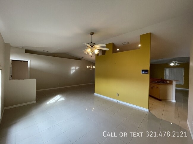 611 Americana Blvd NE in Palm Bay, FL - Building Photo - Building Photo