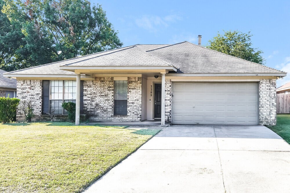 3309 Galemeadow Dr in Fort Worth, TX - Foto de edificio
