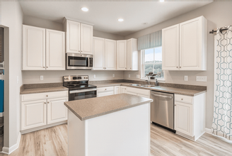 240 Irongate Dr in Englewood, OH - Building Photo - Building Photo