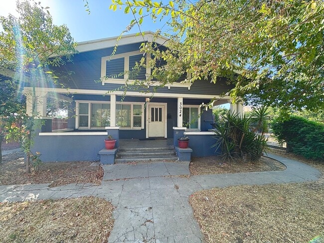 property at 3024 E Illinois Ave