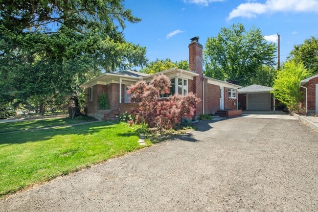 1395 Nixon Ave in Reno, NV - Building Photo - Building Photo