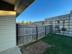 1350-1352 W Kirkwood St in Ozark, MO - Building Photo - Building Photo