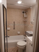 801 N Pitt St, Unit 208 in Alexandria, VA - Building Photo - Building Photo