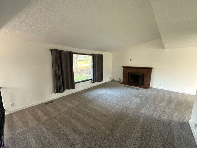 property at 869 Meadowlawn Dr SE