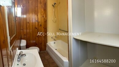 205 Valley Ave NW in Grand Rapids, MI - Building Photo - Building Photo