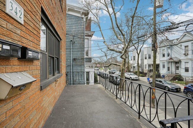 342 Ogden Ave. in Jersey City, NJ - Building Photo - Building Photo