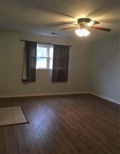 592 Spencer St NW in Atlanta, GA - Foto de edificio - Building Photo