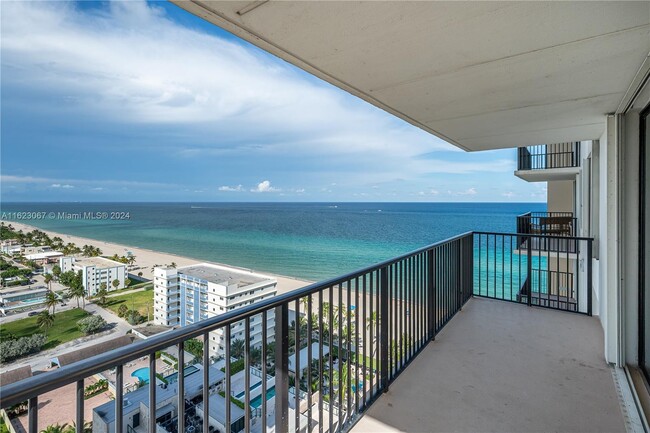 2201 S Ocean Dr, Unit 2005 in Hollywood, FL - Foto de edificio - Building Photo