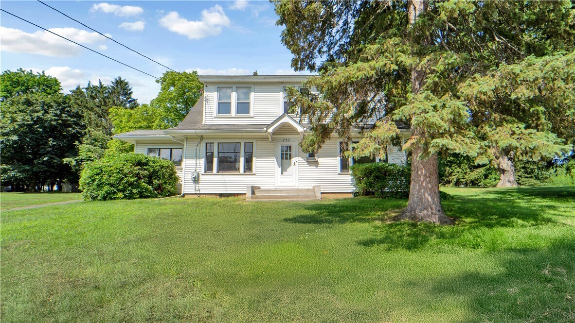 757 5 Mile Line Road in Webster, NY - Building Photo