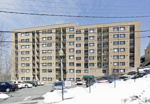Sleepy Hollow in Eastchester, NY - Building Photo