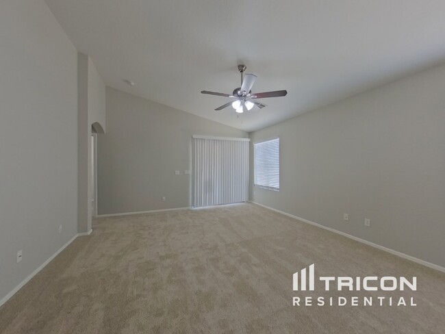 21015 N Alma Dr in Maricopa, AZ - Building Photo - Building Photo