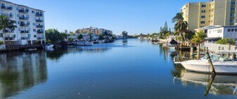 8141 Crespi Blvd, Unit large1bed plus den 1 bath in Miami Beach, FL - Building Photo