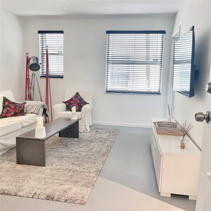 1550 Drexel Ave in Miami Beach, FL - Building Photo