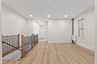 630 Adams St NE, Unit 2 in Minneapolis, MN - Building Photo - Building Photo