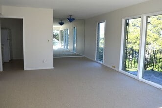 230 Eden Roc Dr in Sausalito, CA - Building Photo - Building Photo