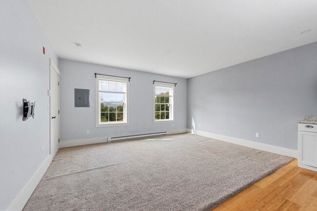 816 New Hampshire Rte 175 in Holderness, NH - Building Photo - Building Photo