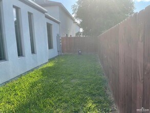 16 Fig Dr in Edinburg, TX - Building Photo - Building Photo