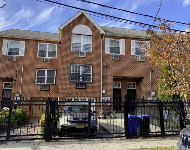 641 Bolton Ave in Bronx, NY - Building Photo