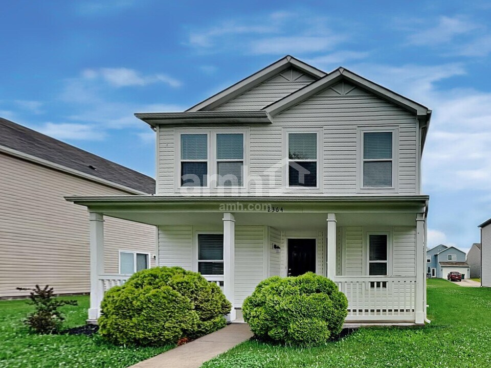 2364 Blackthorn Dr in Franklin, IN - Building Photo