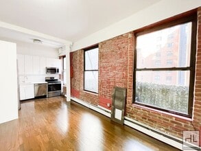 BROADWAY, Unit 3FLR in New York, NY - Foto de edificio - Building Photo