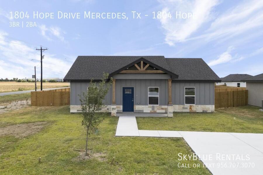 1804 Hope Dr in Mercedes, TX - Building Photo