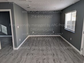 7432 Franklin St in Buena Park, CA - Foto de edificio - Building Photo