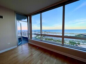 1901 S Calumet Ave, Unit 2602 in Chicago, IL - Building Photo - Building Photo