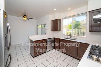 39945 Temecky Way in Murrieta, CA - Building Photo - Building Photo