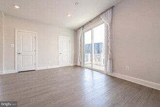 6710 Belcrest Rd in Hyattsville, MD - Building Photo - Building Photo