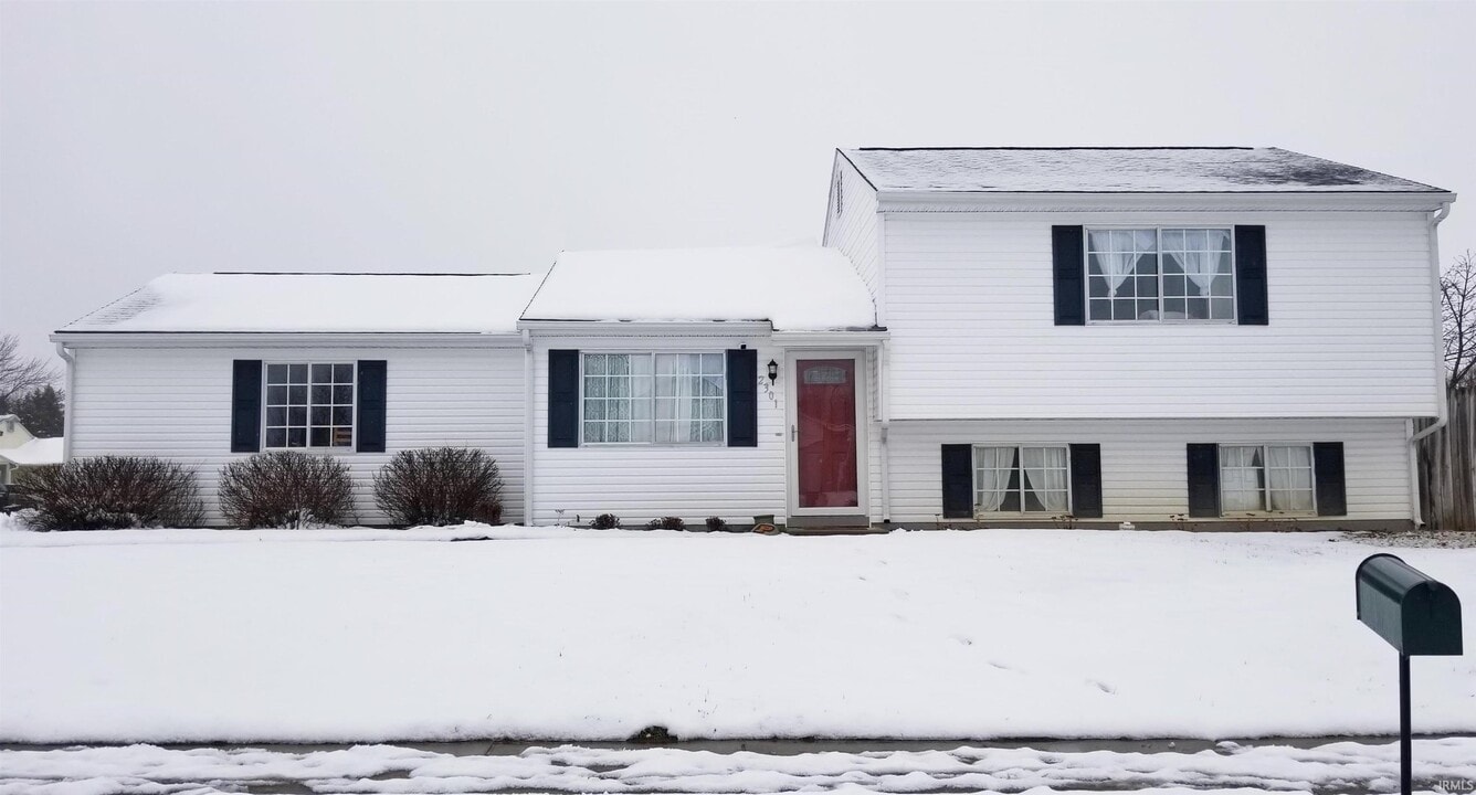 2301 Centennial Ct E in West Lafayette, IN - Building Photo