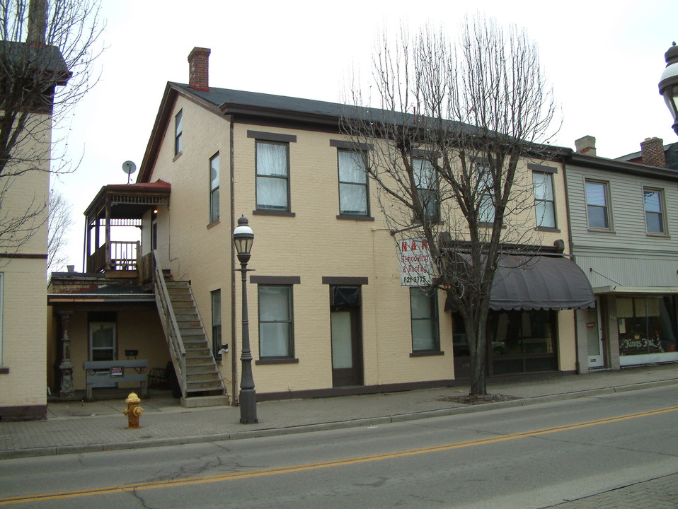 118-120 W Benson St in Cincinnati, OH - Foto de edificio