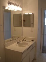 2820 N Oakland Forest Dr, Unit 106