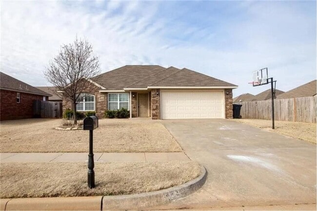 13645 Bradbury Ln in Piedmont, OK - Building Photo - Building Photo
