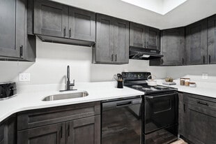 Cornerstone Crossing in Columbus, OH - Building Photo