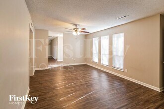 111 Boone Dr in Summerville, SC - Foto de edificio - Building Photo