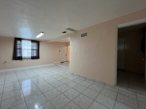 2521 Kingsland Ave in Orlando, FL - Foto de edificio - Building Photo