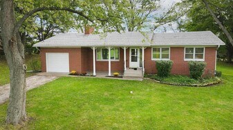 313 N 250 W in Valparaiso, IN - Building Photo