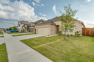 316 Rangars Ridge Pl in Fort Worth, TX - Building Photo - Building Photo