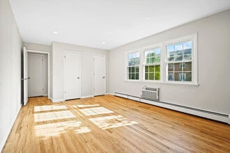364 Westwood Ave in Long Branch, NJ - Building Photo - Building Photo