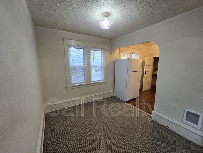 property at 1028 E Mission Ave