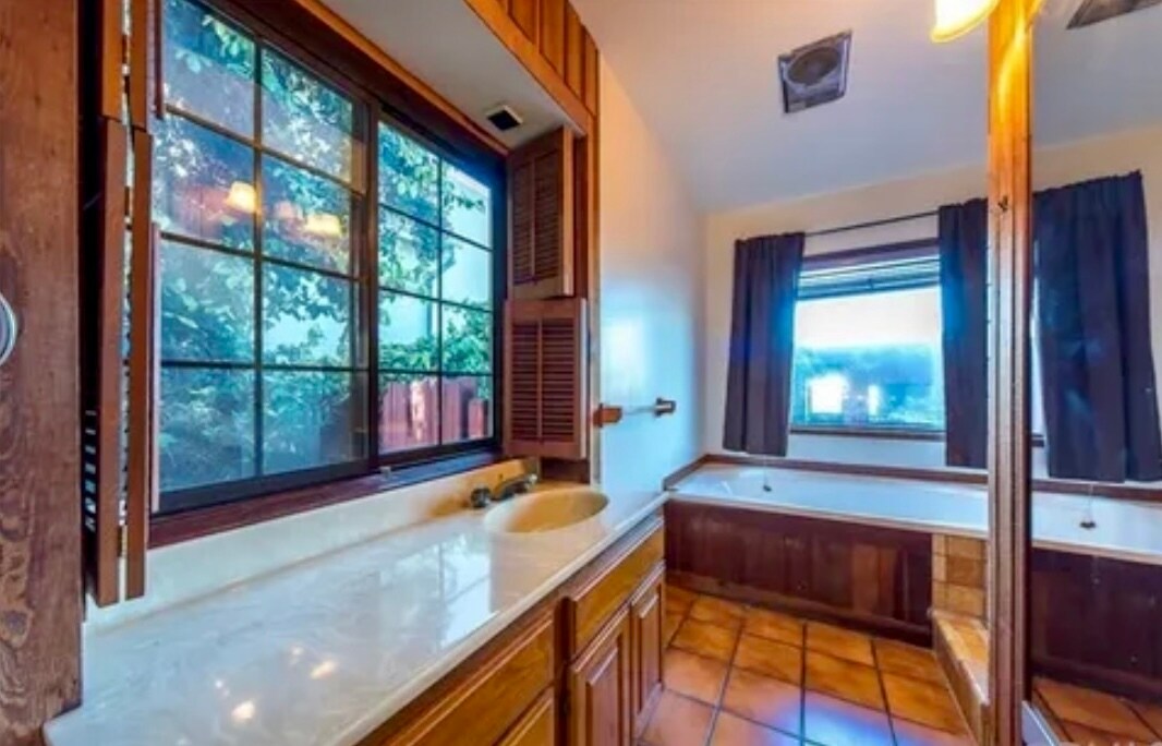 7506 Earldom Ave in Los Angeles, CA - Building Photo