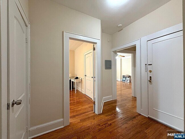 44 Beech St in North Arlington, NJ - Building Photo - Building Photo