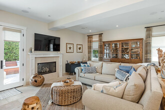 706 S Catalina Ave in Redondo Beach, CA - Building Photo - Building Photo